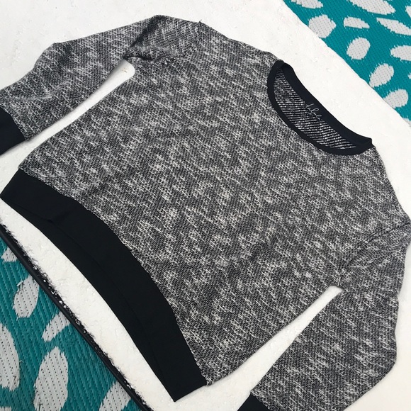 Aritzia Sweaters - Aritzia talula sweater black and white pullover